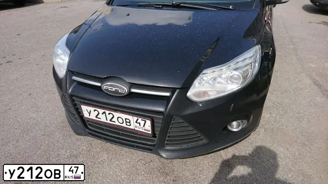 Фото автомобиля FORD FOCUS, 2011 — госномер У212ОВ47. Цвет: ЧЕРНЫЙ