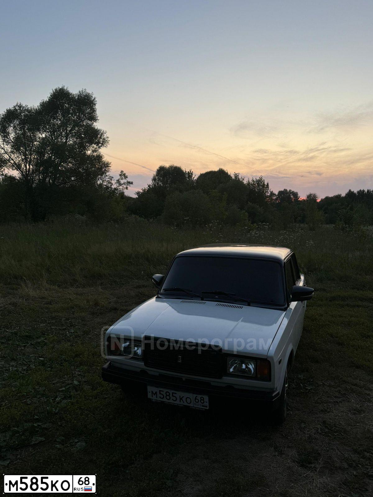 Фото автомобиля LADA 2107, 2005 — госномер М585КО68. Цвет: ЯРКО-БЕЛЫЙ