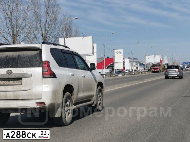 Фото автомобиля NISSAN PATHFINDER, 2008 — госномер А288СК23. Цвет: СЕРЕБРИСТЫЙ