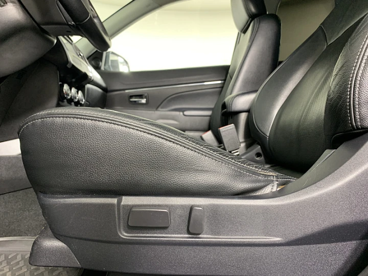 Фото автомобиля MITSUBISHI ASX, 2013 — госномер В017РА142. Цвет: Белый
