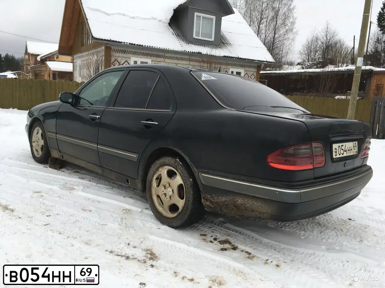 Фото автомобиля MERCEDES E-KLASSE, 2000 — госномер К482ВХ35. Цвет: ЧЕРНЫЙ