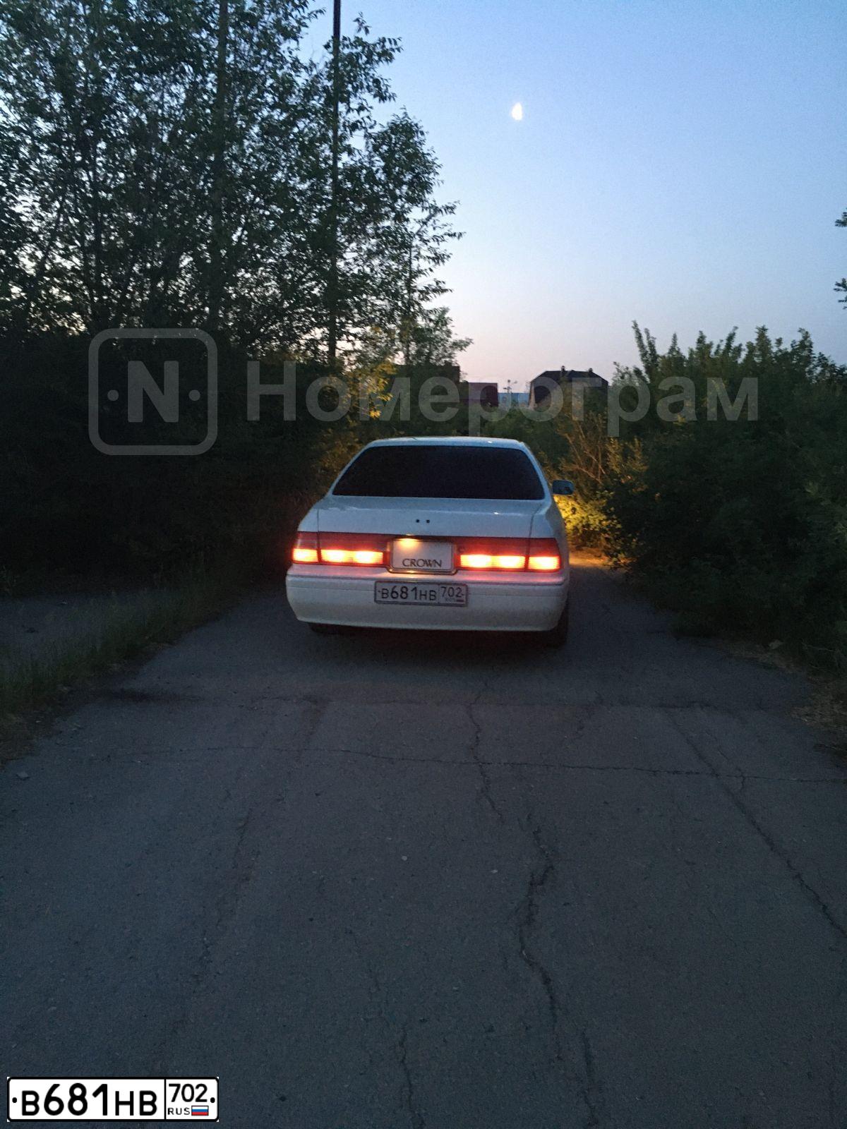 Фото автомобиля TOYOTA CROWN, 1990 — госномер М251АО702