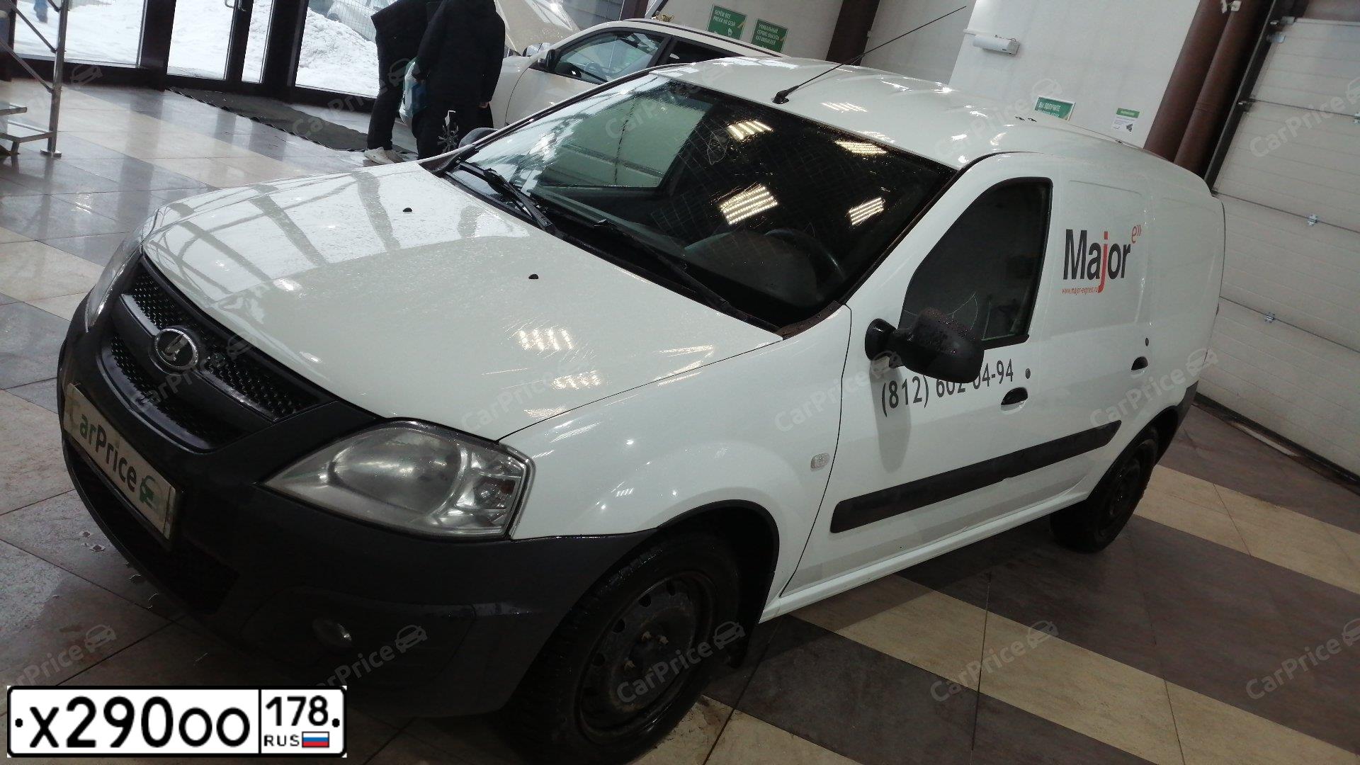 Фото автомобиля LADA LARGUS FURGON, 2017 — госномер Х290ОО178. Цвет: Белый