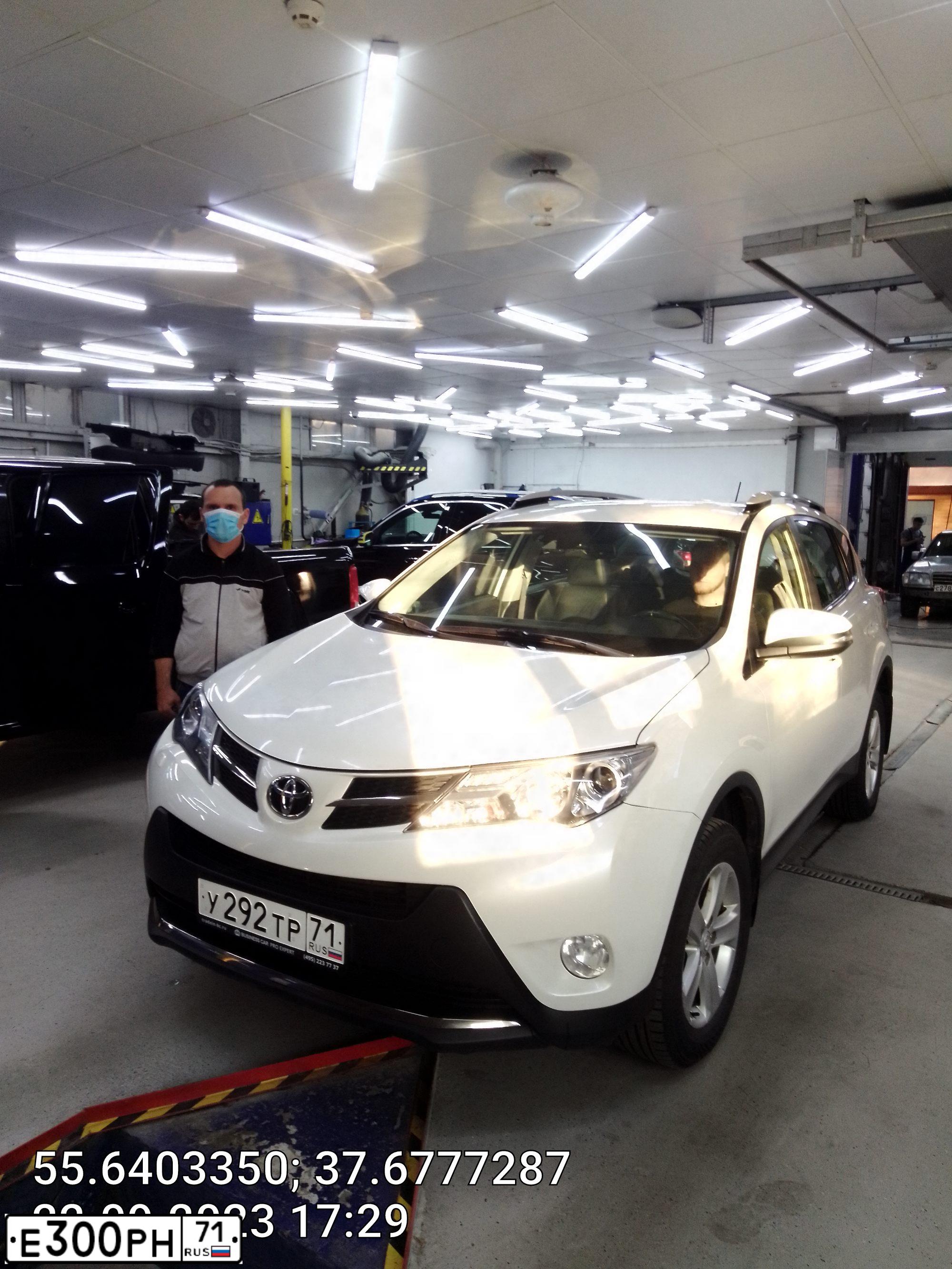 Фото автомобиля LEXUS RX, 2005 — госномер Р357НР71. Цвет: СЕРЕБРИСТЫЙ