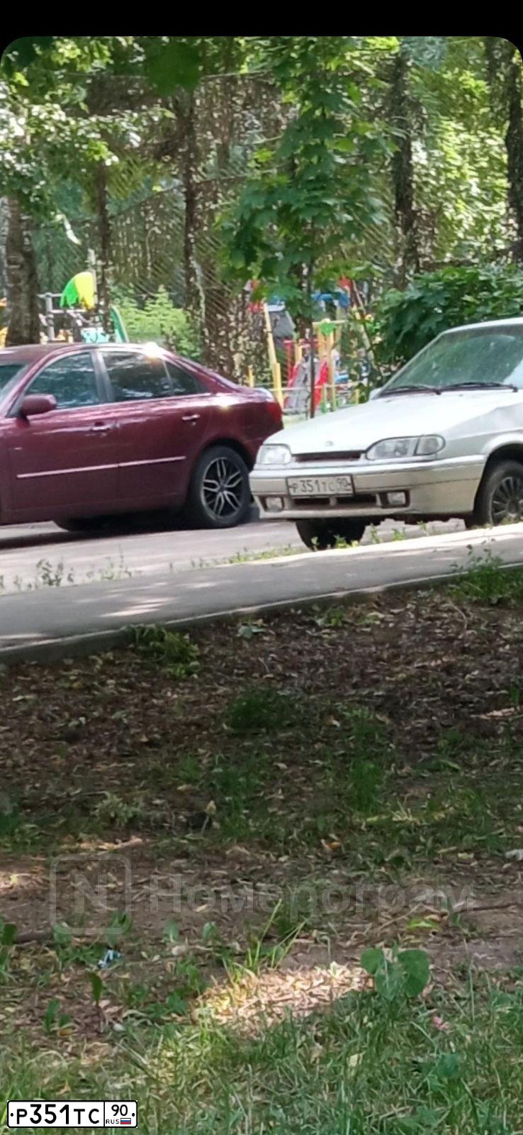 Фото автомобиля LADA 2115 SAMARA, 2005 — госномер Р351ТС90. Цвет: БЕЛЫЙ СЕРЕБРИСТЫЙ