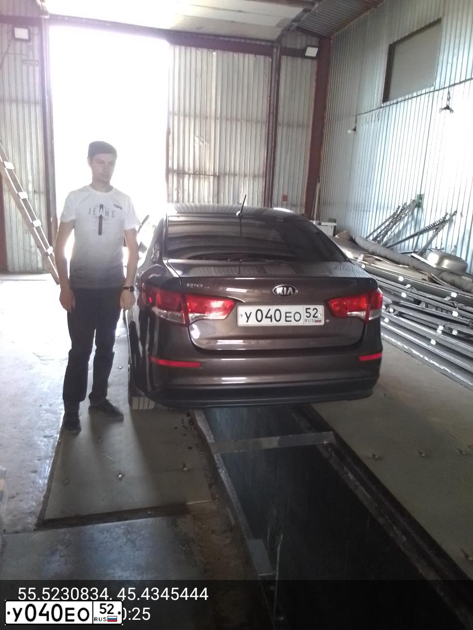 Фото автомобиля HYUNDAI SANTA FE, 2004 — госномер У040ЕО52. Цвет: ЧЕРНЫЙ