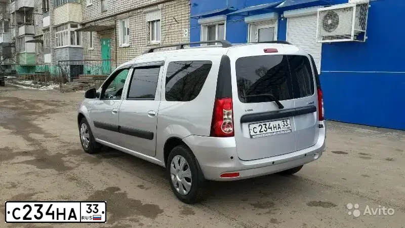 Фото автомобиля LADA LARGUS, 2013 — госномер Р460УУ152. Цвет: СЕРЕБРИСТЫЙ