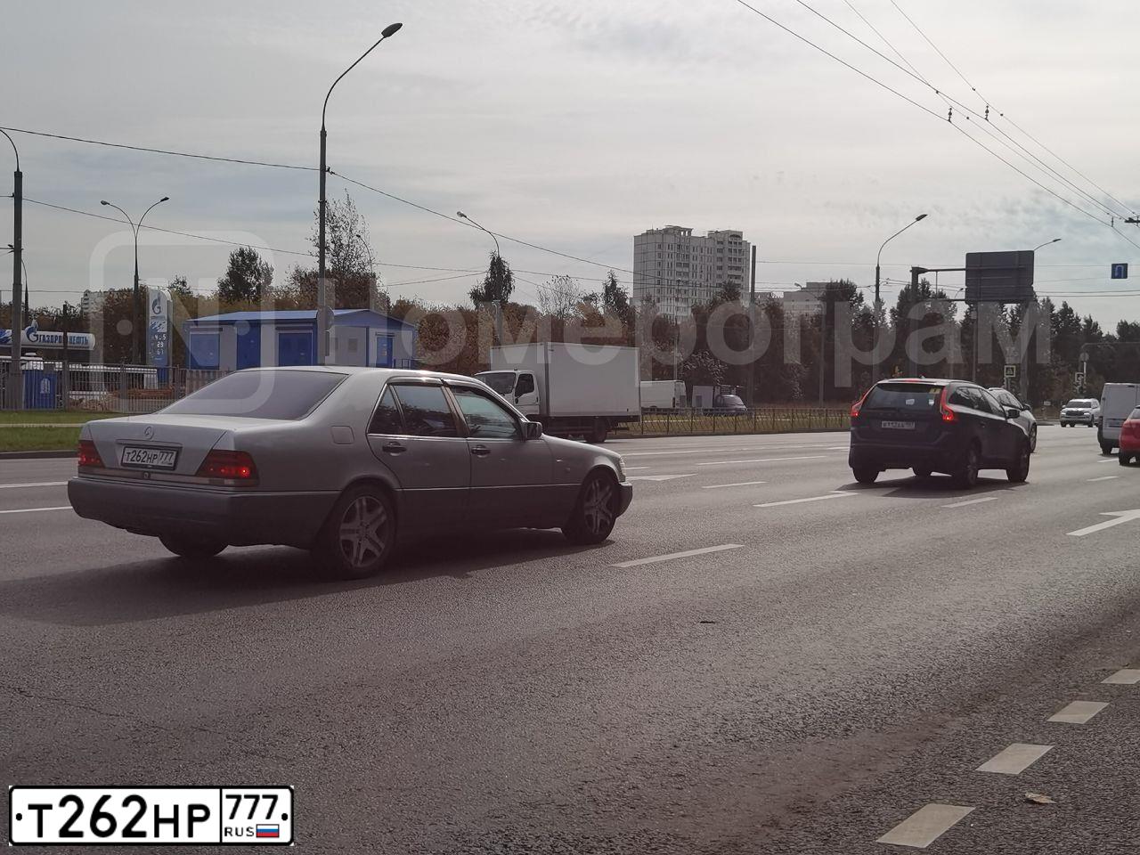Фото автомобиля MERCEDES S-KLASSE, 1993 — госномер Т262НР777. Цвет: СЕРЫЙ