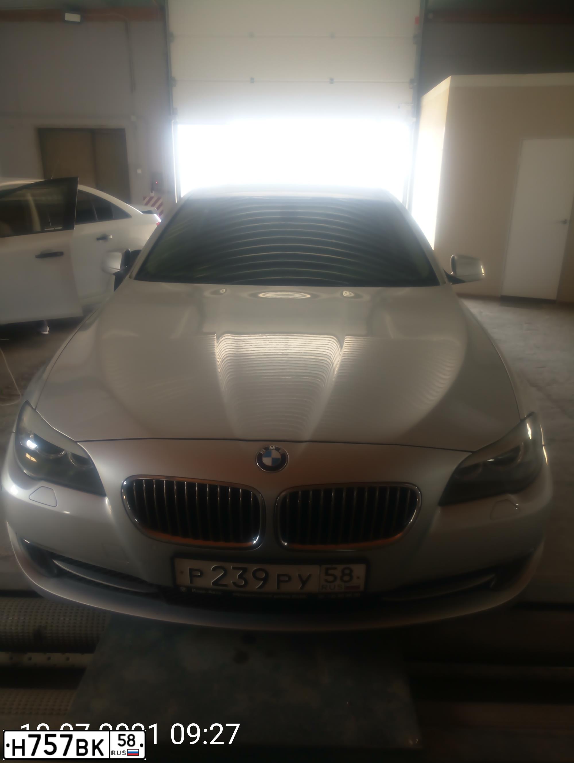 Фото автомобиля БМВ 528I, 2011 — госномер С377ТХ58. Цвет: Серебристый
