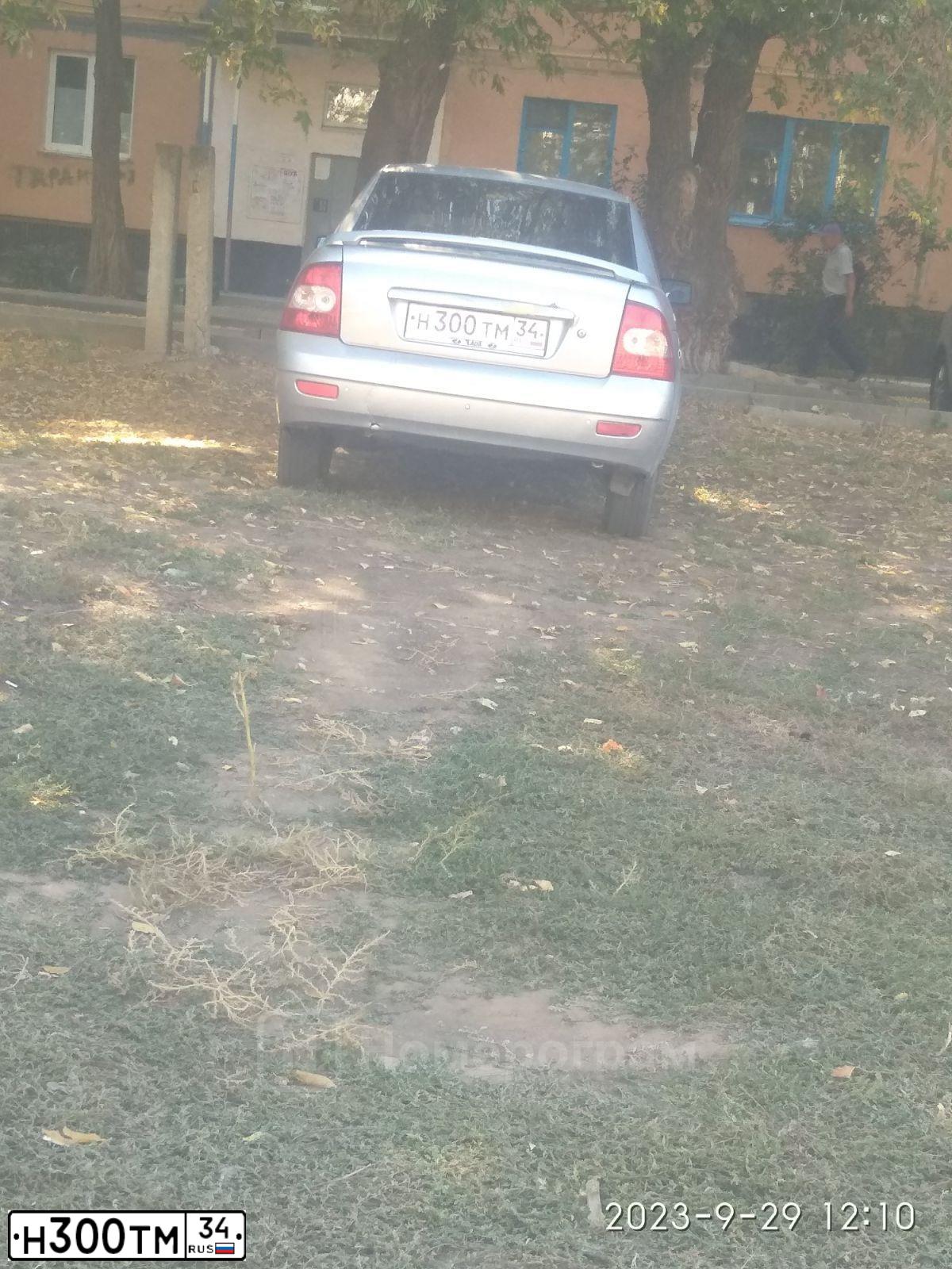 Фото автомобиля VAZ 2170 PRIORA, 2007 — госномер М694ХС134. Цвет: СЕРЕБРИСТО ГОЛУБОЙ