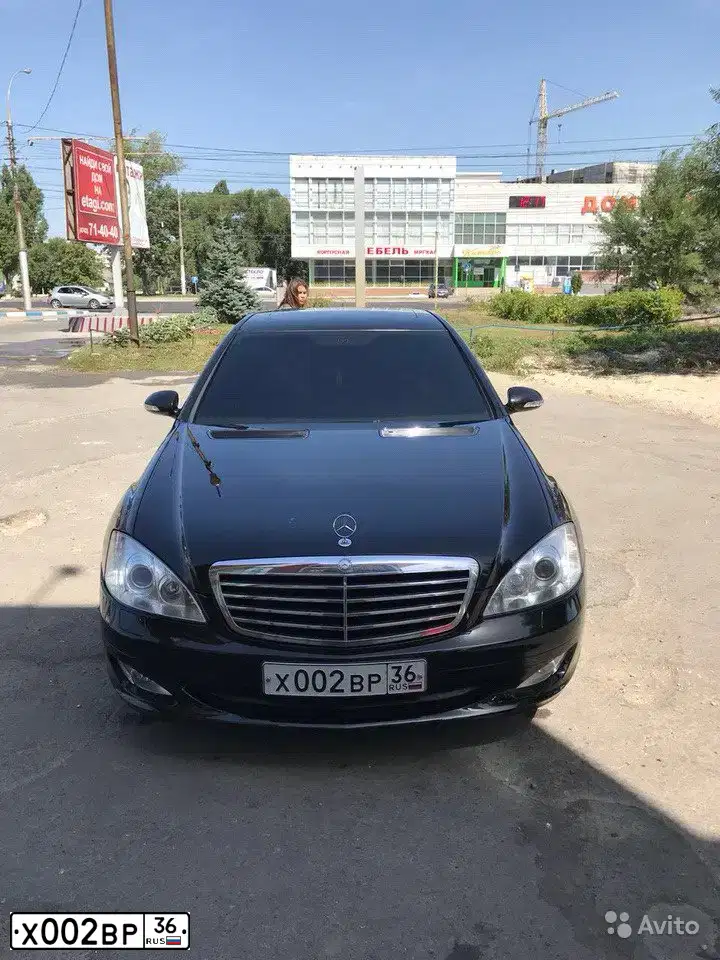 Фото автомобиля MERCEDES S-KLASSE, 2009 — госномер Х002ВР36. Цвет: ЧЕРНЫЙ