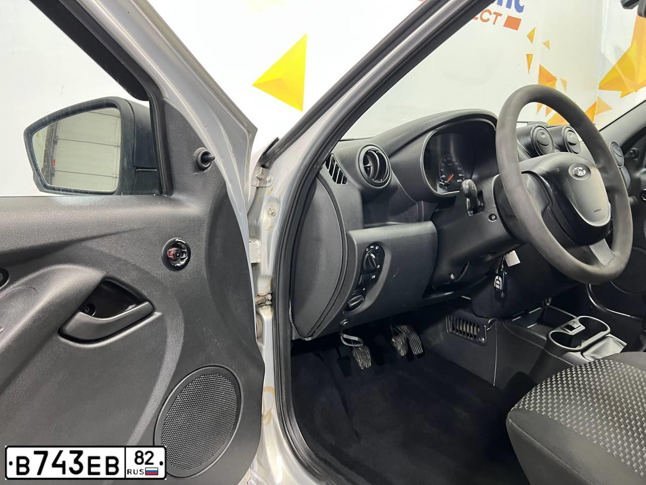 Фото автомобиля LADA 2190 GRANTA, 2017 — госномер В743ЕВ82. Цвет: СЕРЕБРИСТЫЙ
