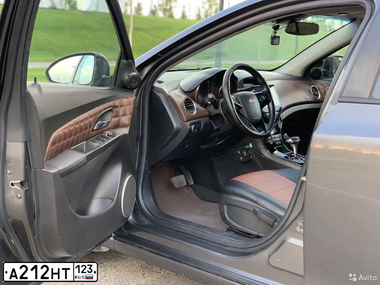 Фото автомобиля CHEVROLET CRUZE, 2012 — госномер А212НТ123. Цвет: СЕРЫЙ МЕТАЛЛИК