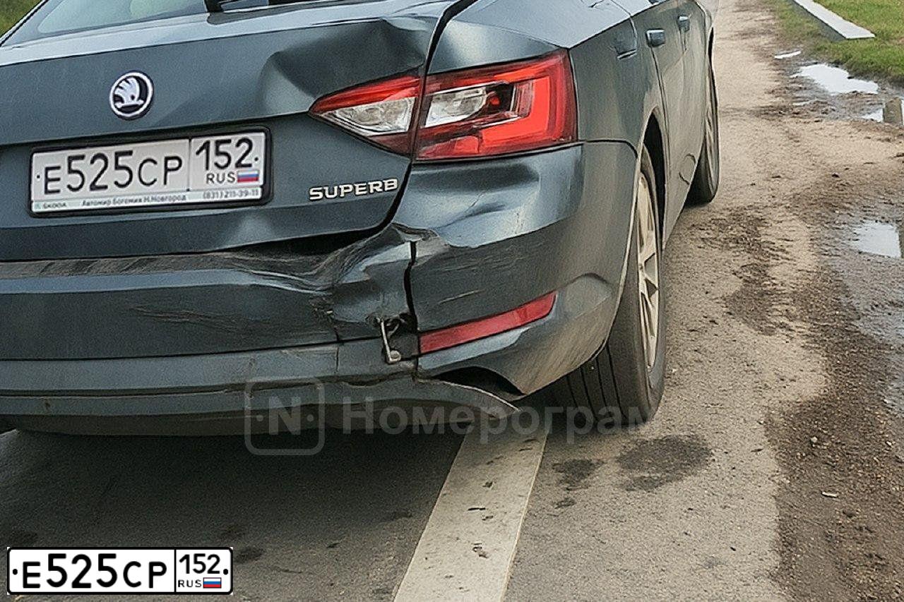 Фото автомобиля SKODA OCTAVIA, 2011 — госномер Е525СР152. Цвет: ЧЕРНЫЙ