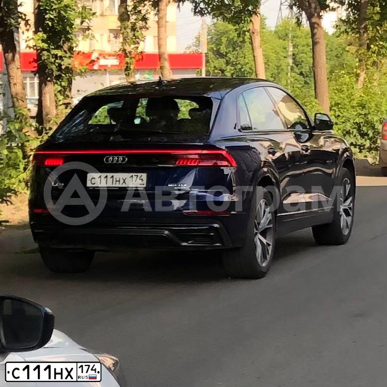 Фото автомобиля AUDI Q8, 2019 — госномер А492МТ977. Цвет: синий