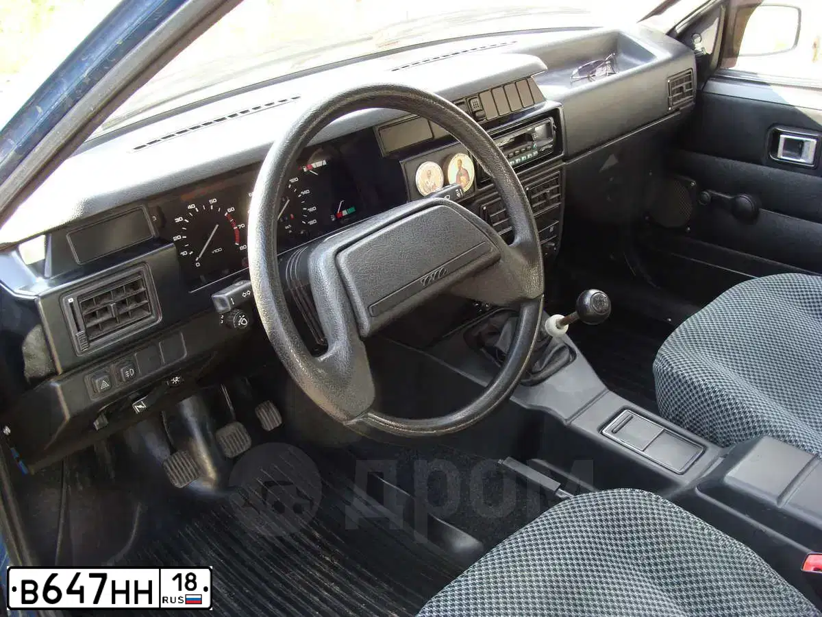 Фото автомобиля LADA 2121 NIVA, 1999 — госномер В647НН18. Цвет: ЗЕЛЕНЫЙ
