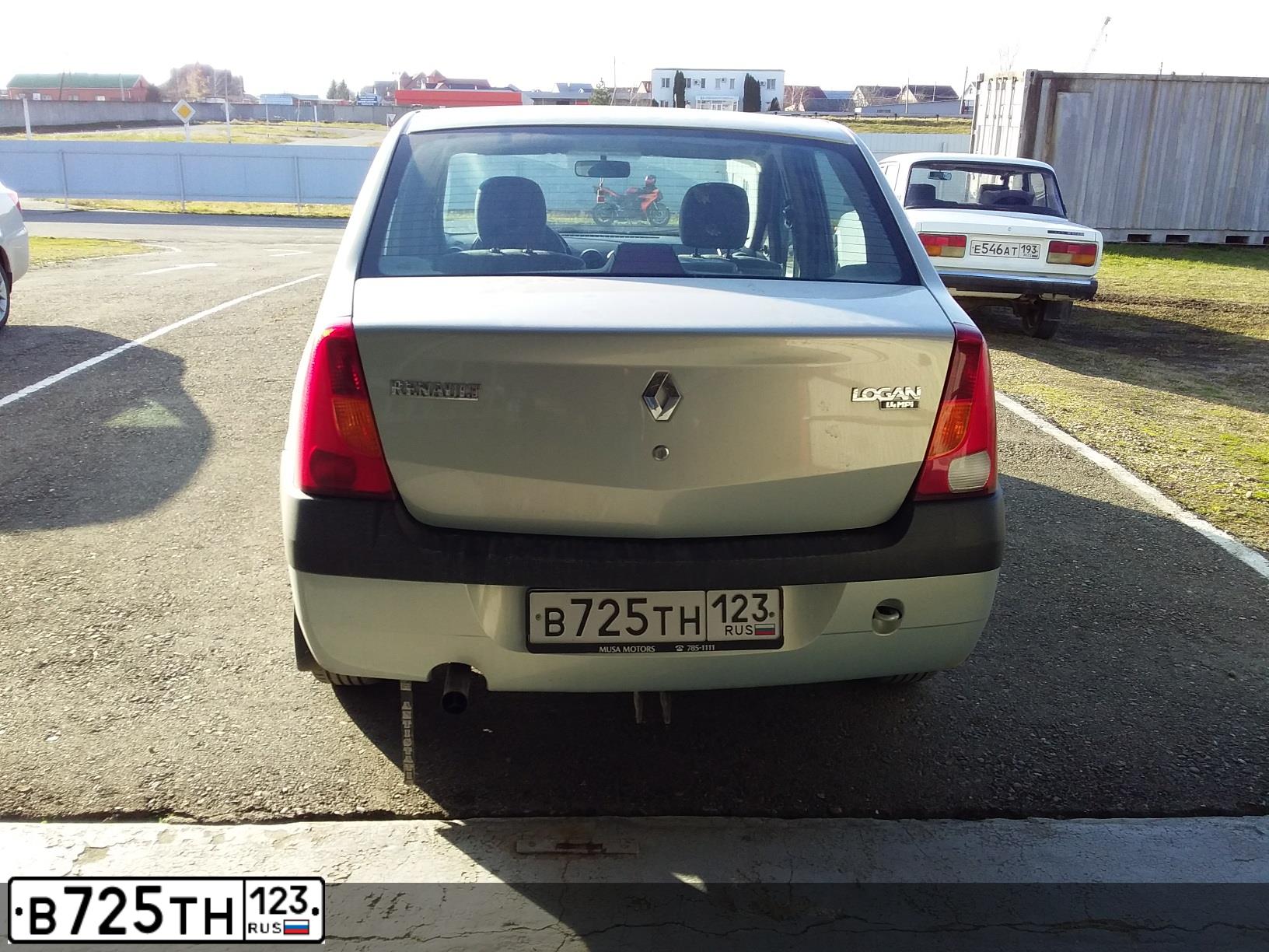 Фото автомобиля RENAULT LOGAN, 2005 — госномер О793РС26. Цвет: Серый