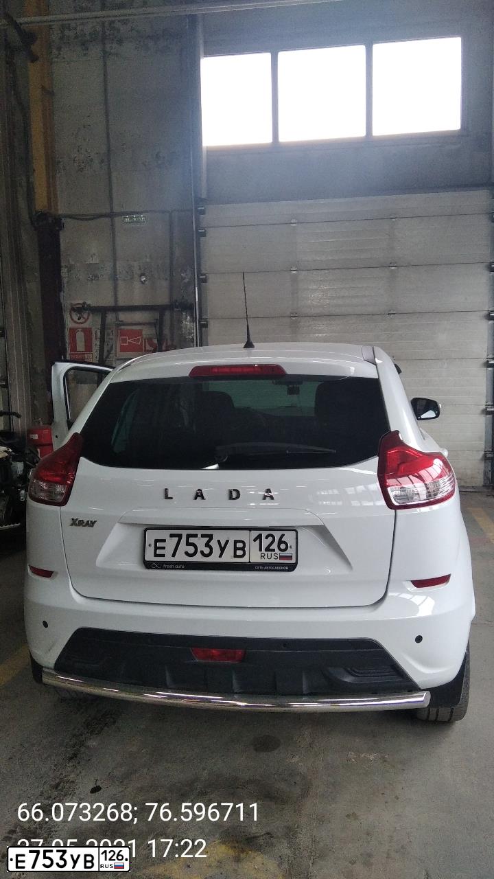 Фото автомобиля LADA XRAY, 2016 — госномер Е753УВ126. Цвет: БЕЛЫЙ