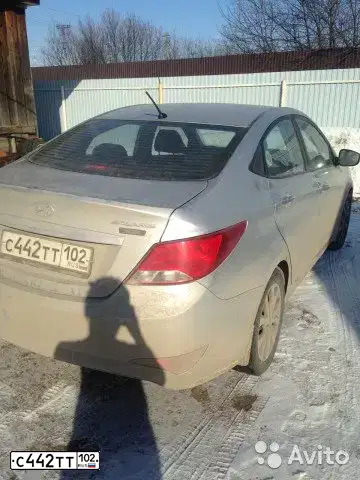 Фото автомобиля HYUNDAI SOLARIS, 2015 — госномер С442ТТ102. Цвет: Серебристый