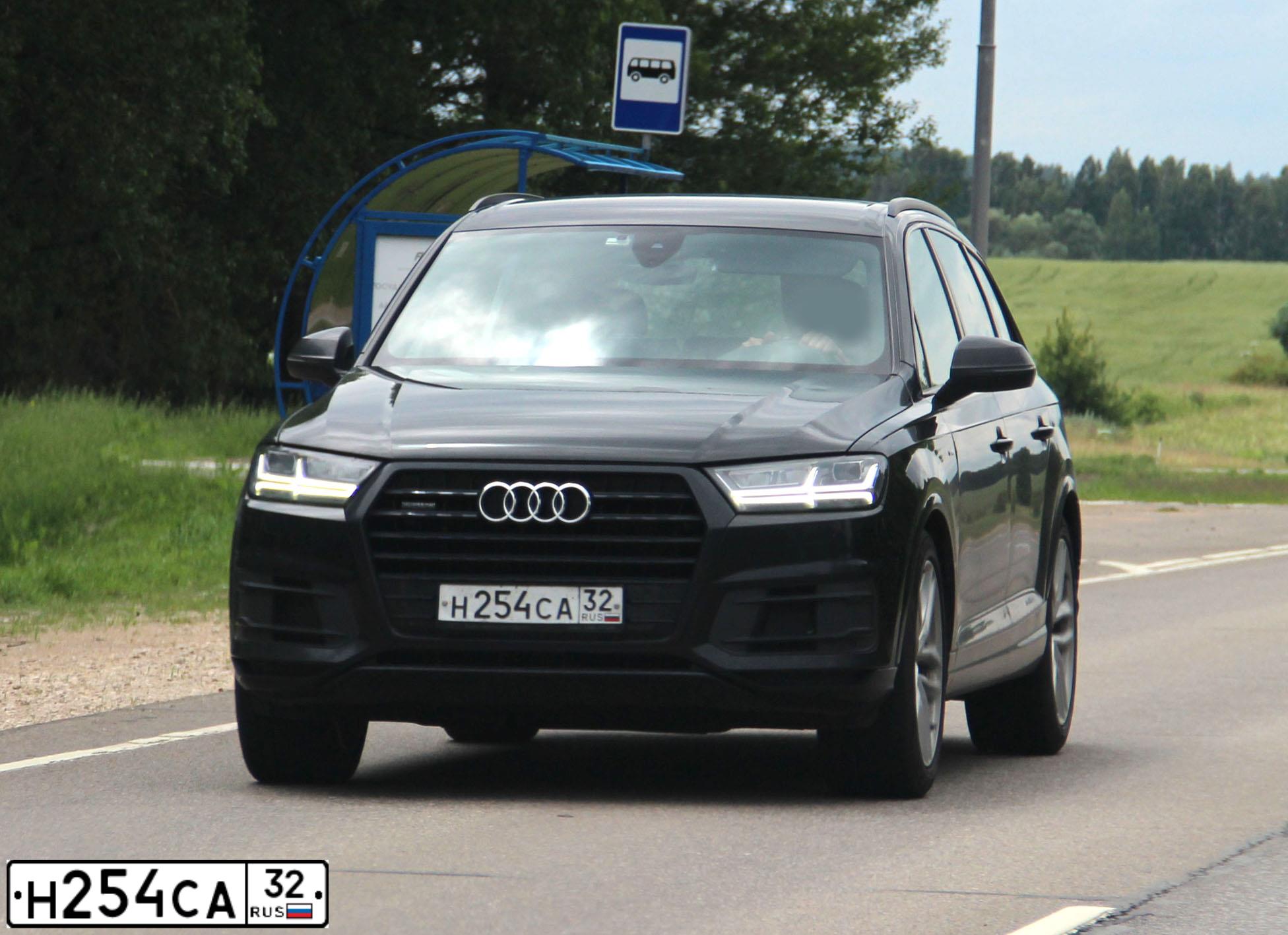 Фото автомобиля AUDI Q7, 2019 — госномер С123МЕ977. Цвет: ЧЕРНЫЙ