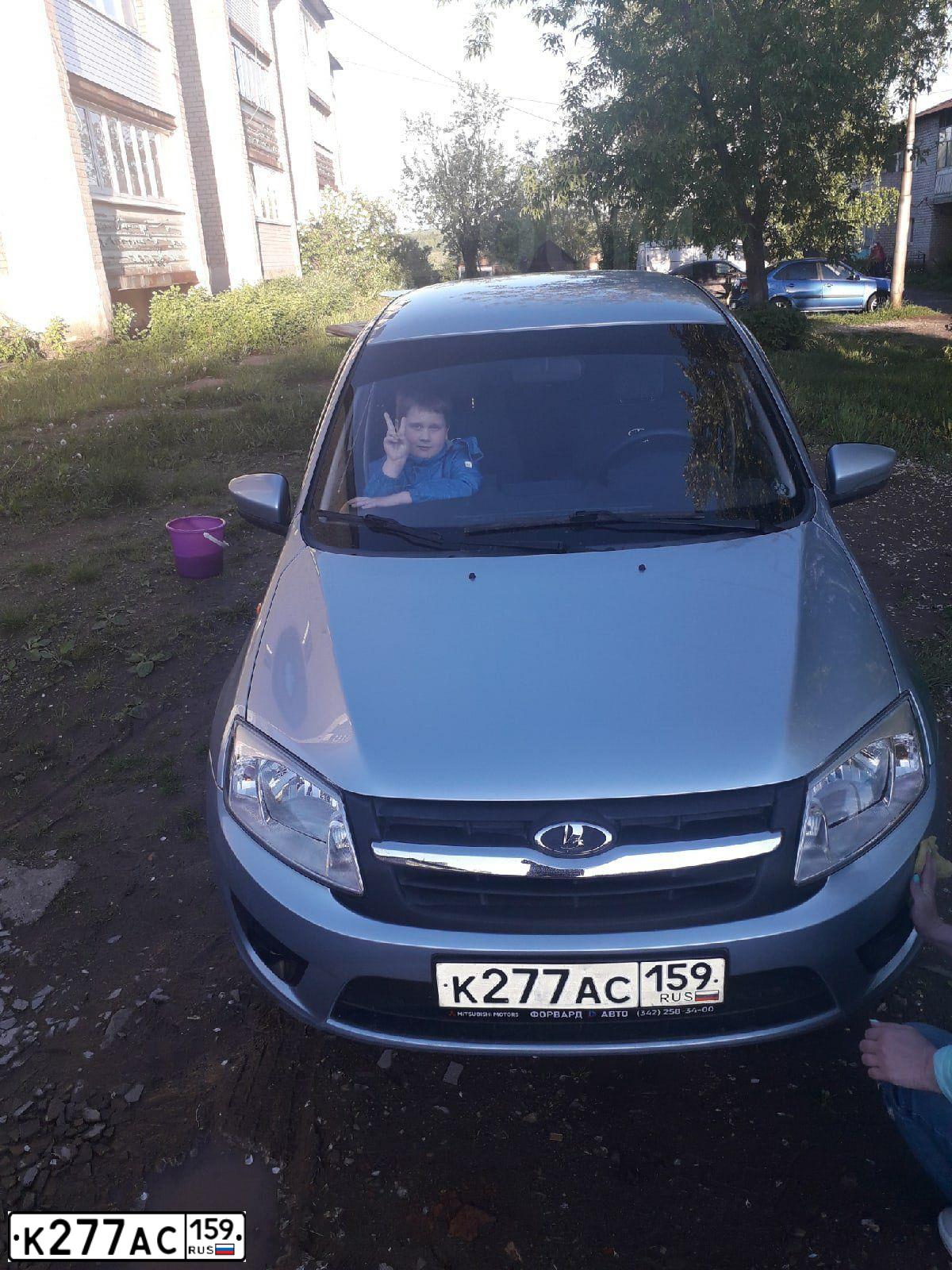 Фото автомобиля LADA 2191 GRANTA, 2015 — госномер К277АС159. Цвет: голубой