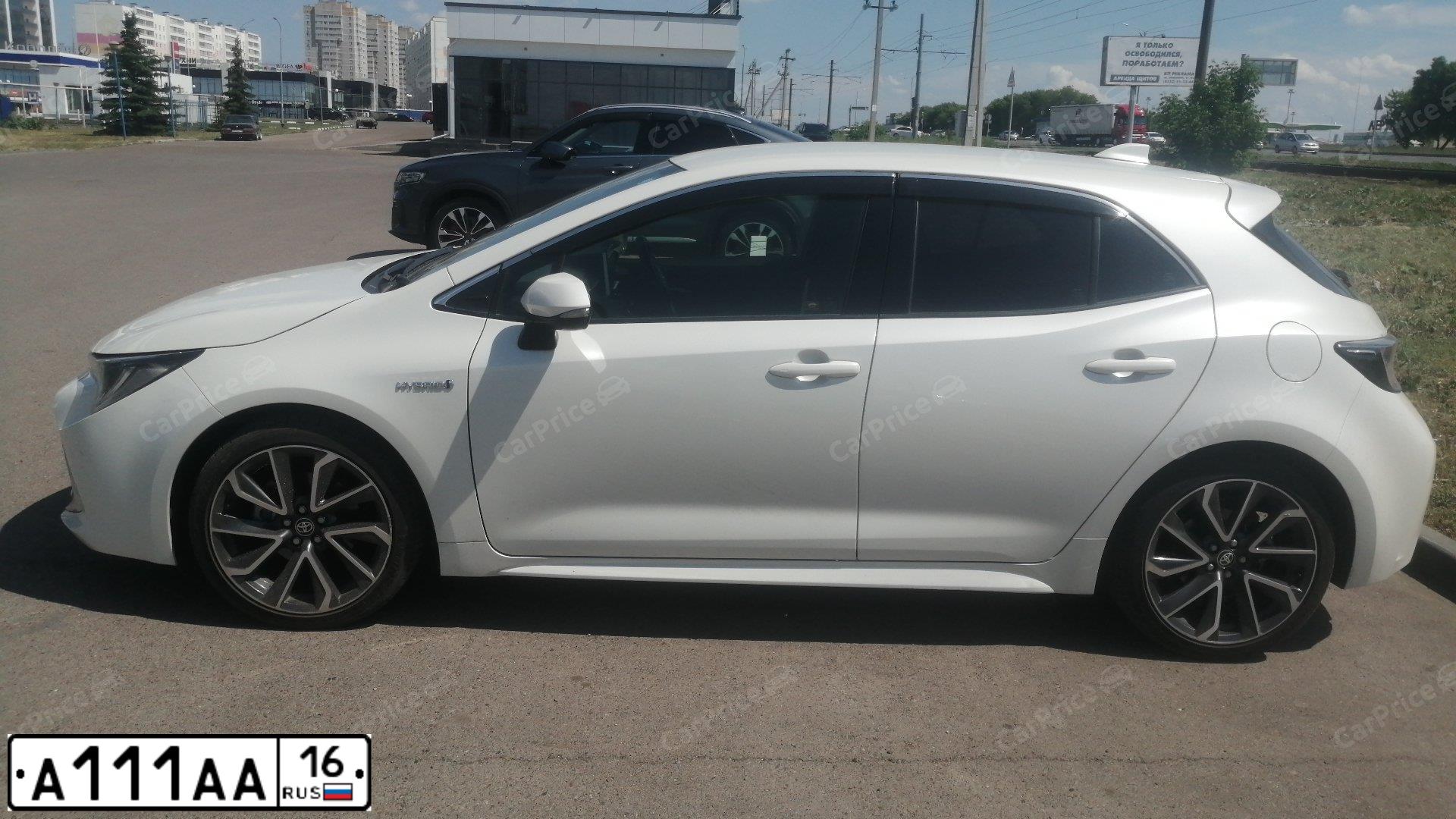 Фото автомобиля HYUNDAI SOLARIS, 2015 — госномер А111АА16. Цвет: Серебристый