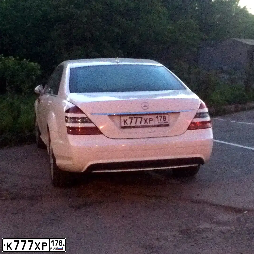 Фото автомобиля МЕРСЕДЕС S 320 СDI 4МАТIС, 2008 — госномер К777ХР178. Цвет: БЕЛЫЙ