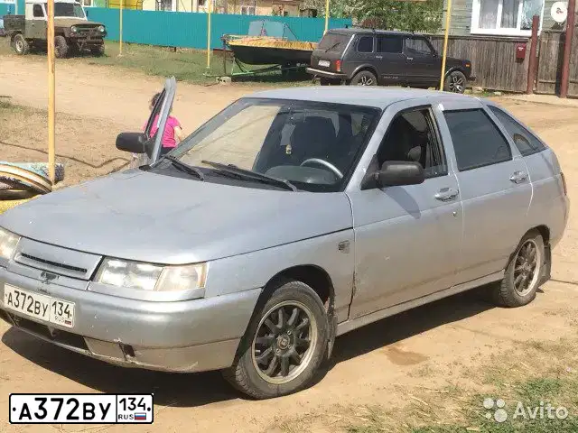 Фото автомобиля LADA 2112, 2003 — госномер А372ВУ134. Цвет: СВЕТЛО СЕРЕБРИСТЫЙ МЕТАЛЛ
