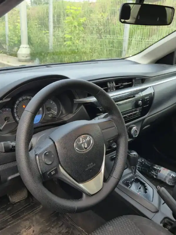 Фото автомобиля TOYOTA COROLLA, 2014 — госномер В545ЕА777. Цвет: ЧЕРНЫЙ