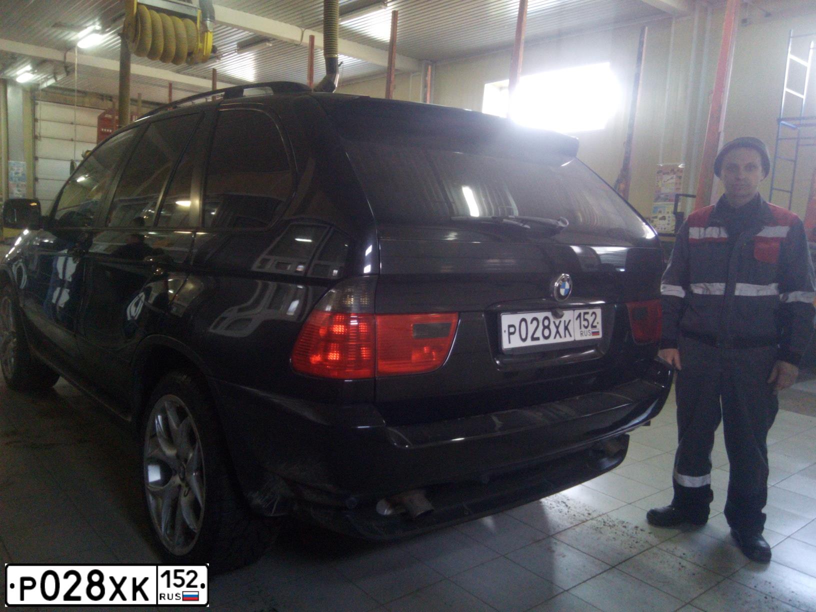 Фото автомобиля BMW  X5 3.0, 2005 — госномер В280ТН43. Цвет: ЧЕРНЫЙ