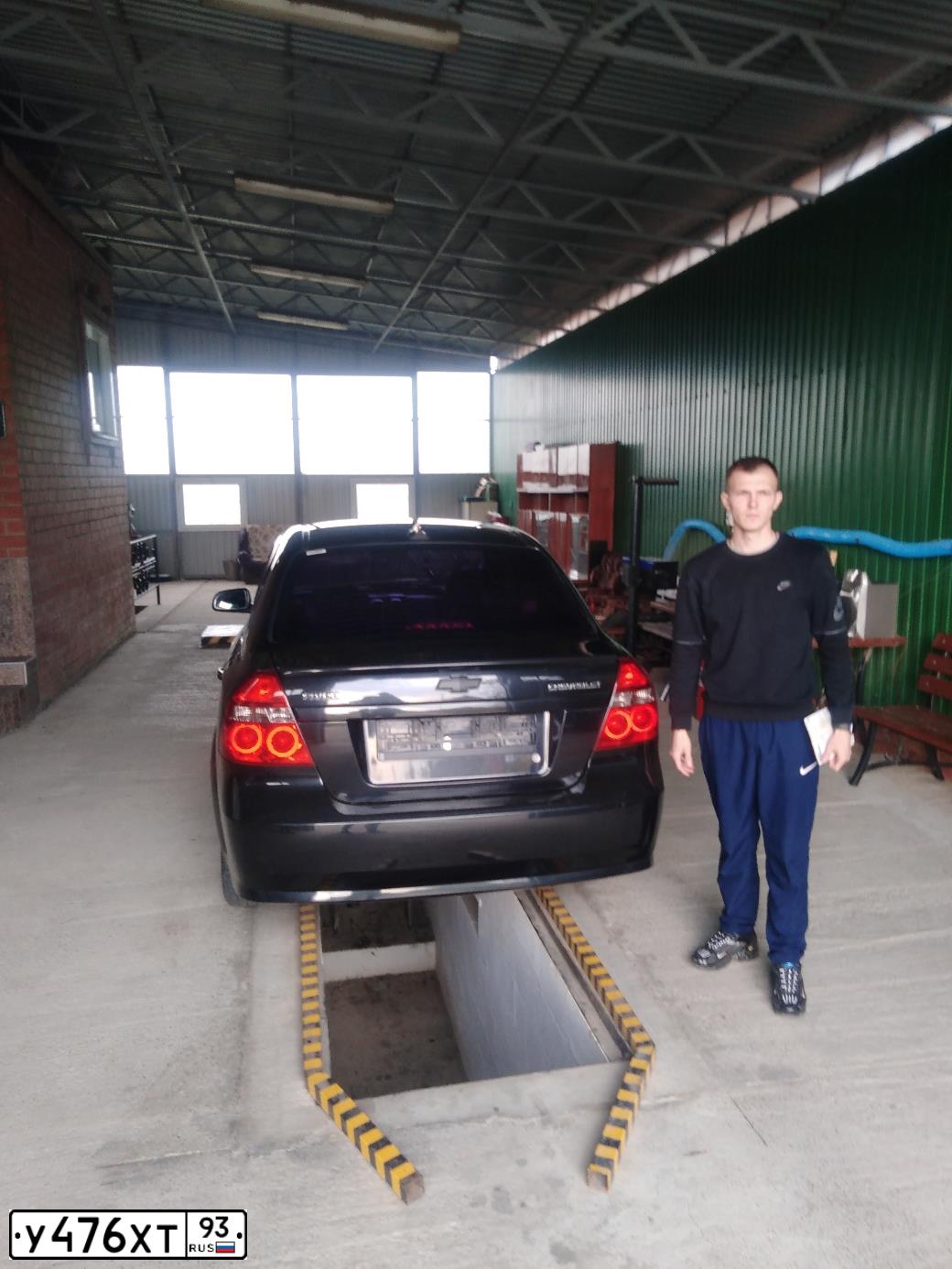 Фото автомобиля CHEVROLET AVEO, 2009 — госномер У516МР193. Цвет: ЧЕРНЫЙ
