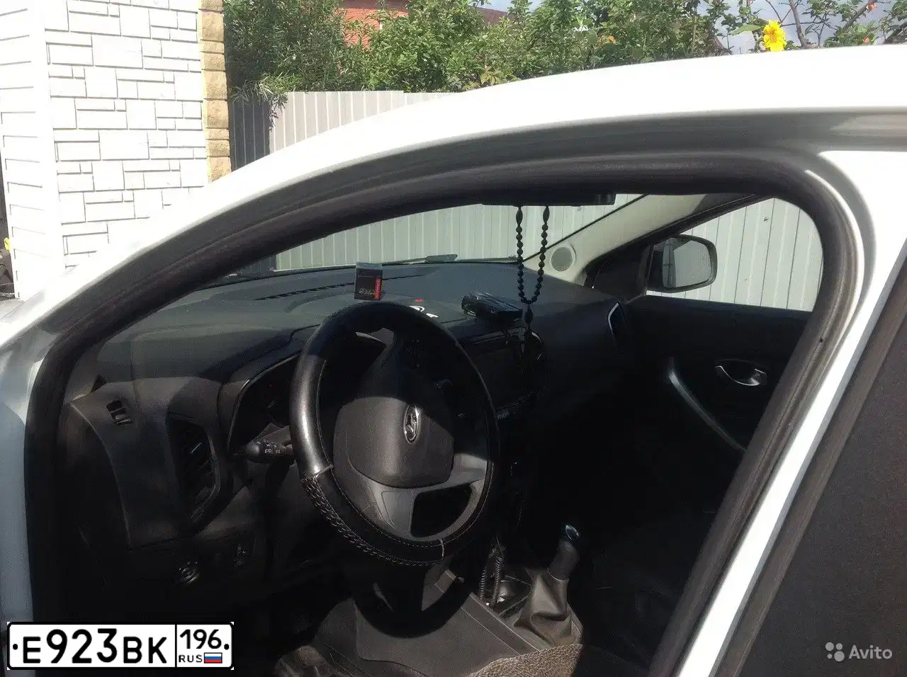 Фото автомобиля LADA XRAY, 2016 — госномер К658РМ196. Цвет: Белый