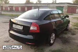 Фото автомобиля LADA 2104, 2000 — госномер Е815СУ35. Цвет: ФИОЛЕТОВЫЙ