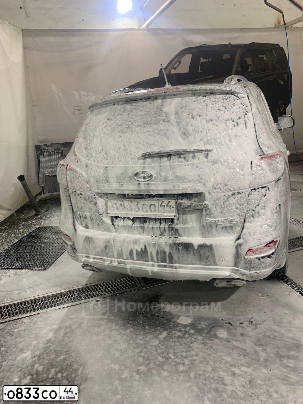 Фото автомобиля HYUNDAI SANTA FE, 2011 — госномер Р680РК197. Цвет: ЧЕРНЫЙ