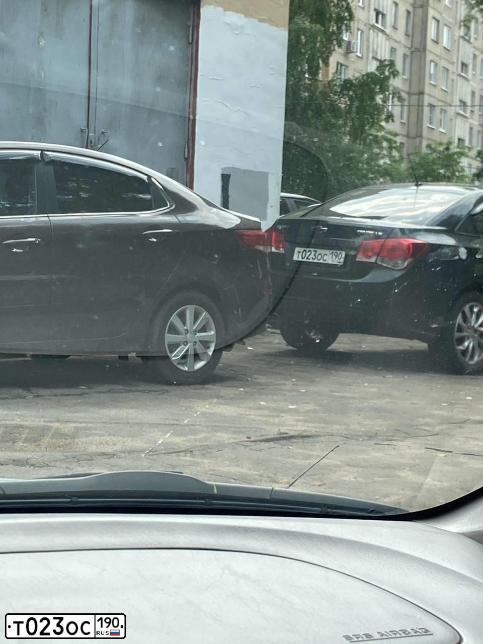 Фото автомобиля CHEVROLET CRUZE, 2011 — госномер Т023ОС190. Цвет: ЧЕРНЫЙ