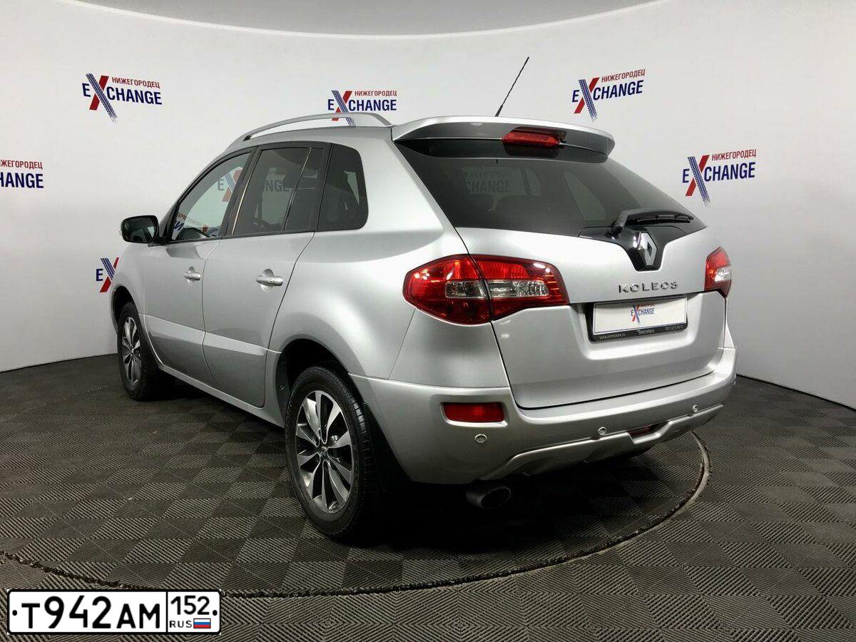 Фото автомобиля RENAULT KOLEOS, 2013 — госномер Т942АМ152. Цвет: СВЕТЛО-СЕРЫЙ