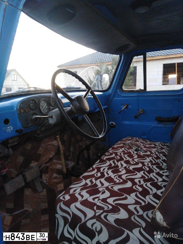 Фото автомобиля GAZ 53, 1988 — госномер Н843ВЕ30. Цвет: голубой