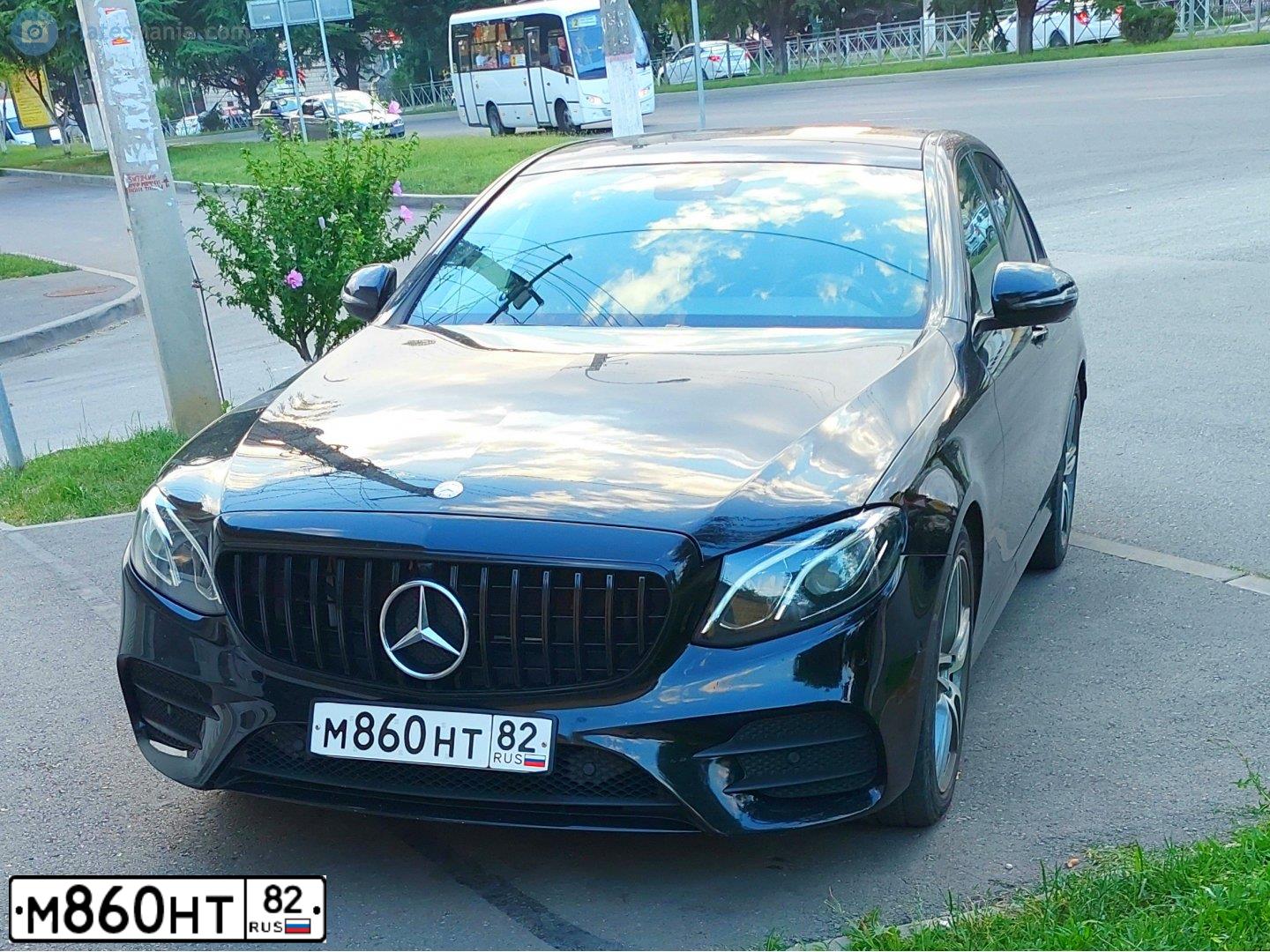 Фото автомобиля MERCEDES E-KLASSE, 2016 — госномер М860НТ82. Цвет: ЧЕРНЫЙ