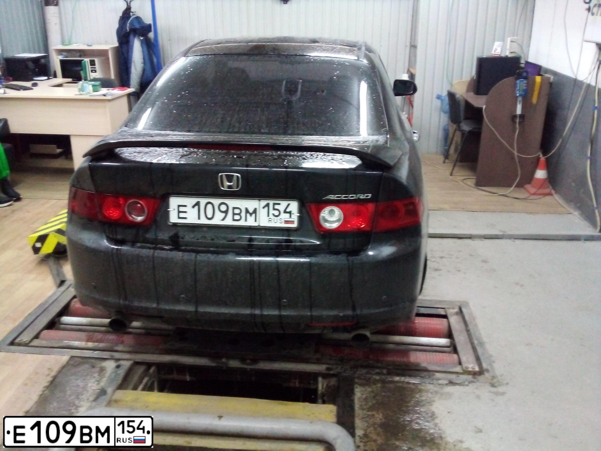 Фото автомобиля HONDA ACCORD, 2006 — госномер Е109ВМ154. Цвет: ЧЕРНЫЙ