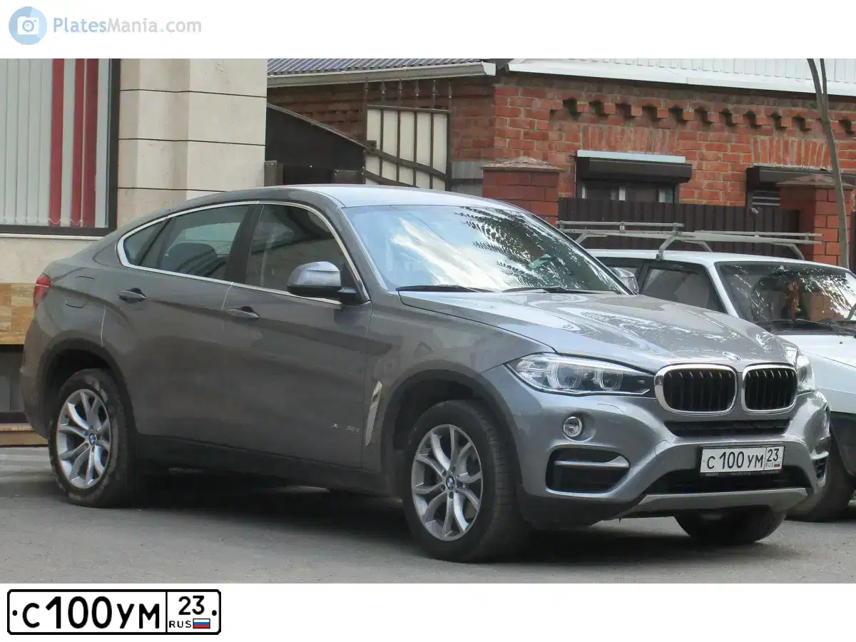 Фото автомобиля BMW X7, 2019 — госномер С100УМ23. Цвет: БЕЖЕВЫЙ
