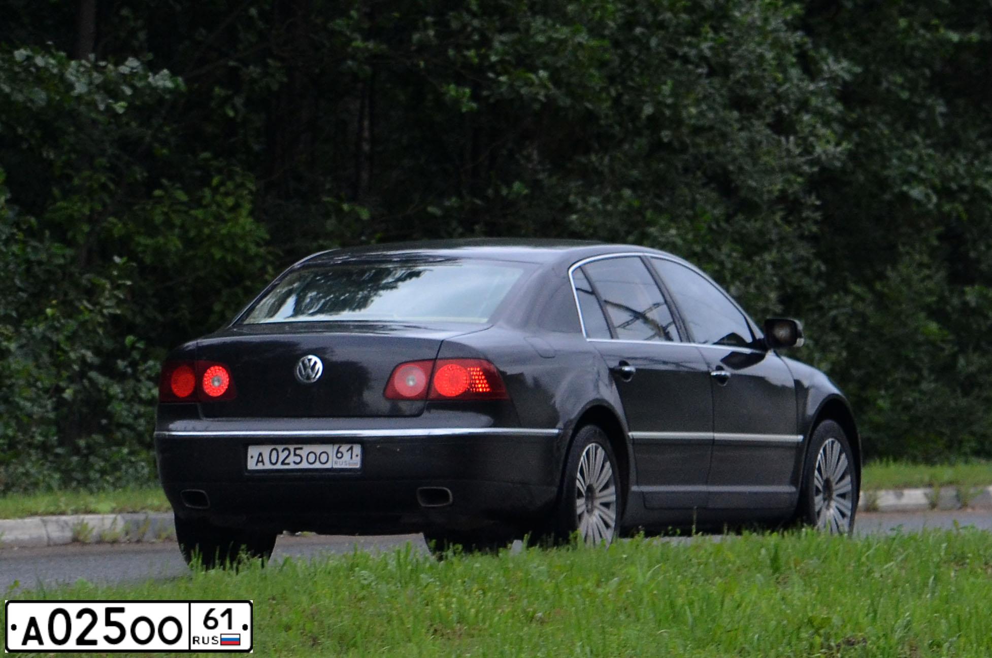Фото автомобиля VOLKSWAGEN PHAETON, 2008 — госномер Х751ВС550. Цвет: ЧЕРНЫЙ