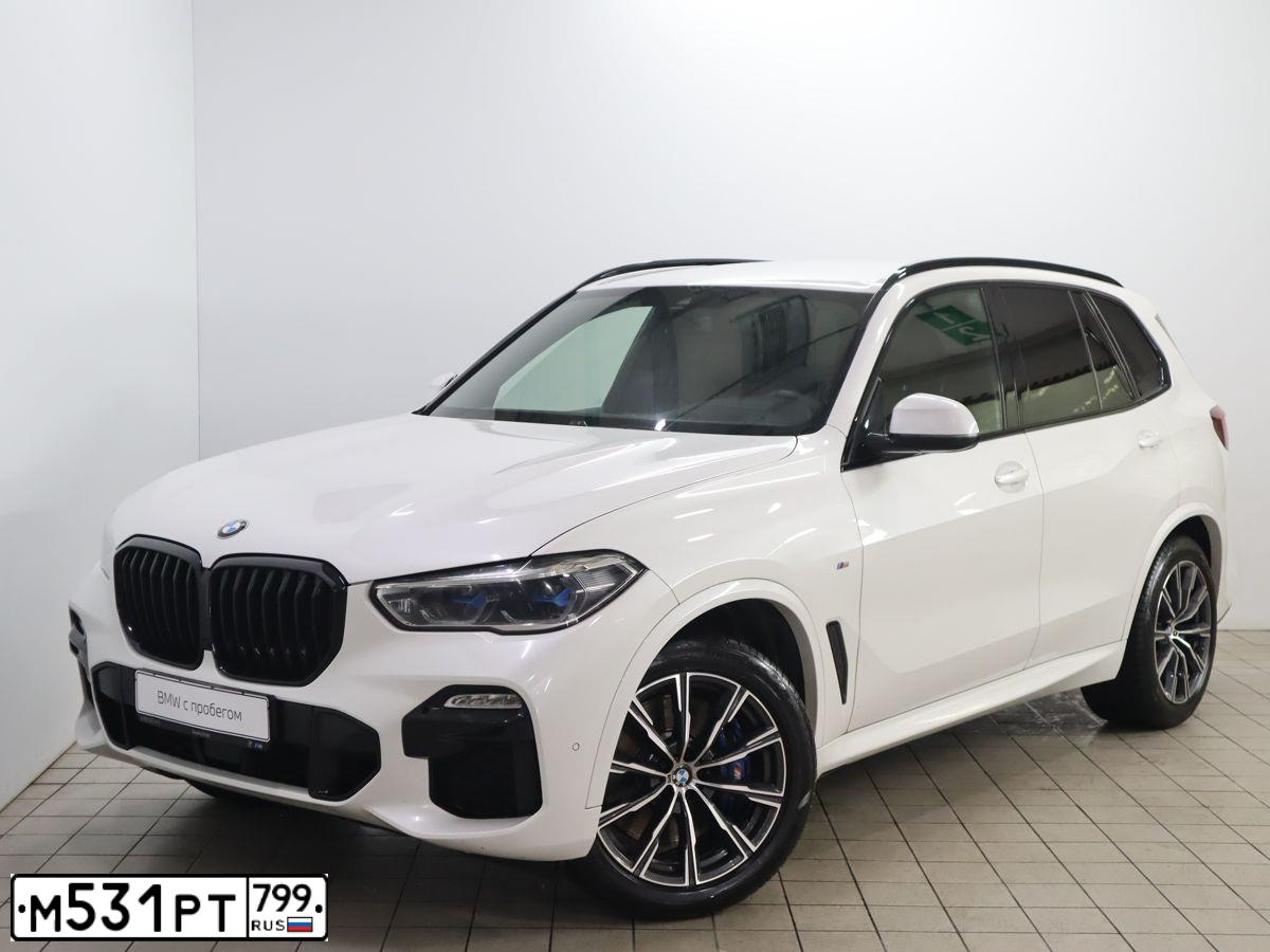 Фото автомобиля BMW X5, 2020 — госномер М531РТ799. Цвет: Белый