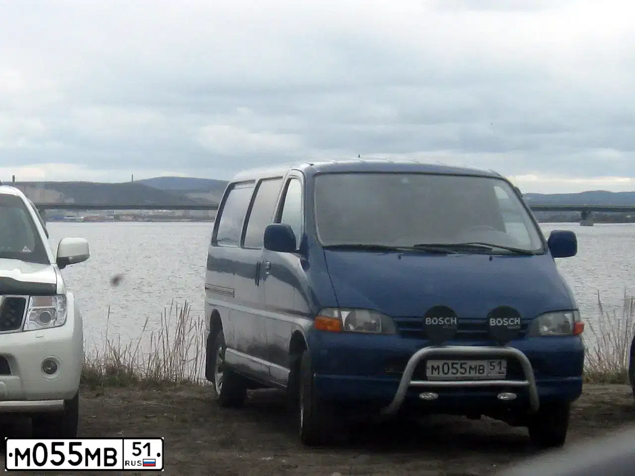 Фото автомобиля TOYOTA HIACE, 1990 — госномер М055МВ51. Цвет: СИНИЙ