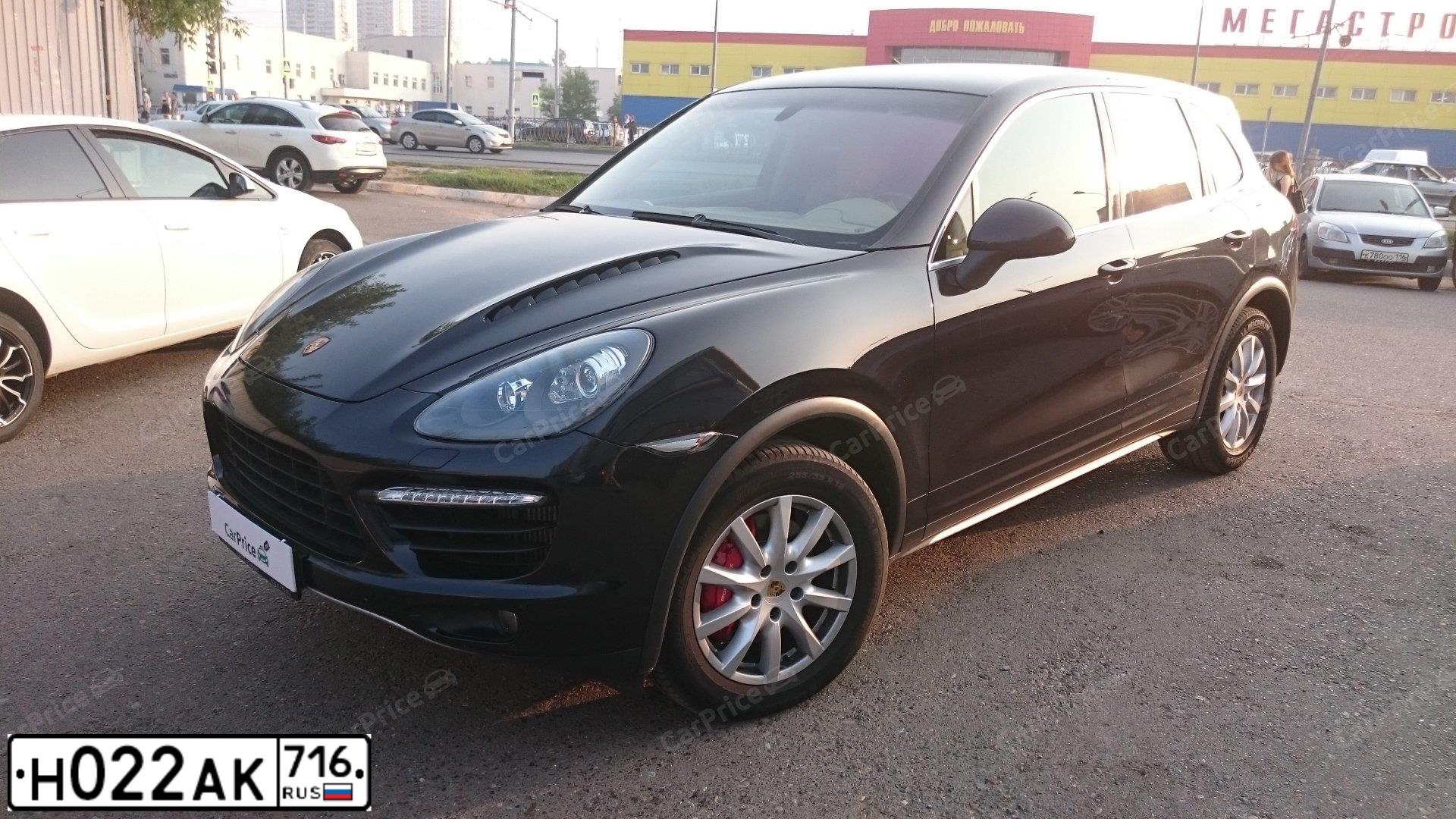 Фото автомобиля PORSCHE CAYENNE, 2012 — госномер Е404МТ116. Цвет: ЧЕРНЫЙ