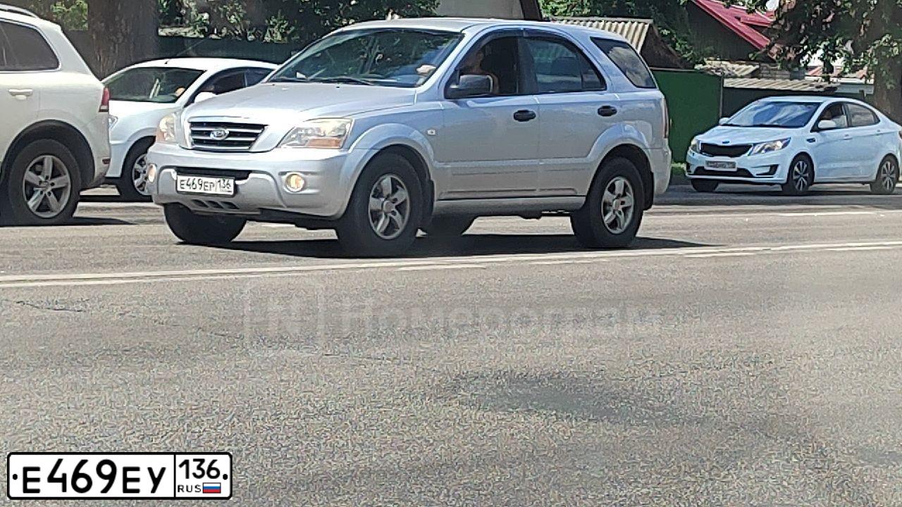 Фото автомобиля SUBARU OUTBACK, 2004 — госномер Е469ЕУ136. Цвет: Серебристый