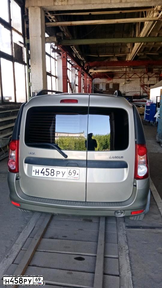 Фото автомобиля LADA LARGUS, 2015 — госномер Н458РУ69. Цвет: СЕРО-БЕЖЕВЫЙ