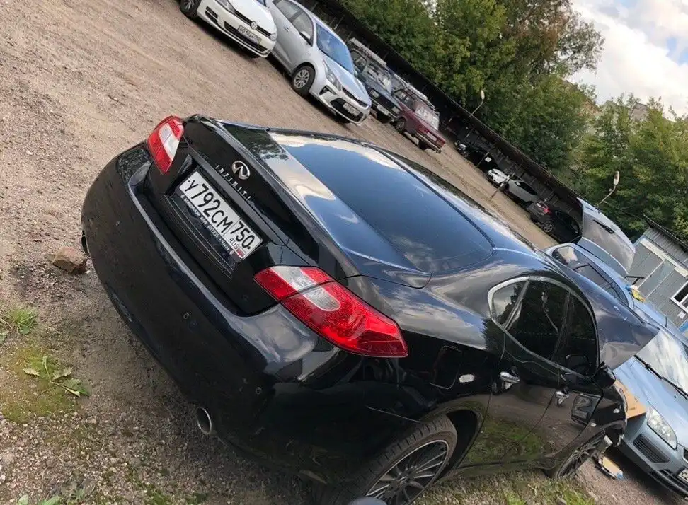 Фото автомобиля INFINITI M, 2010 — госномер С487ЕЕ550. Цвет: ЧЕРНЫЙ