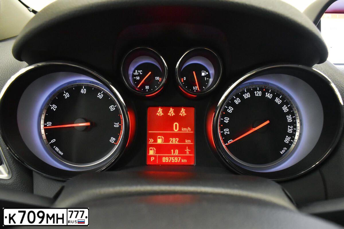 Фото автомобиля OPEL MOKKA, 2014 — госномер Е608КТ790. Цвет: ЧЕРНЫЙ