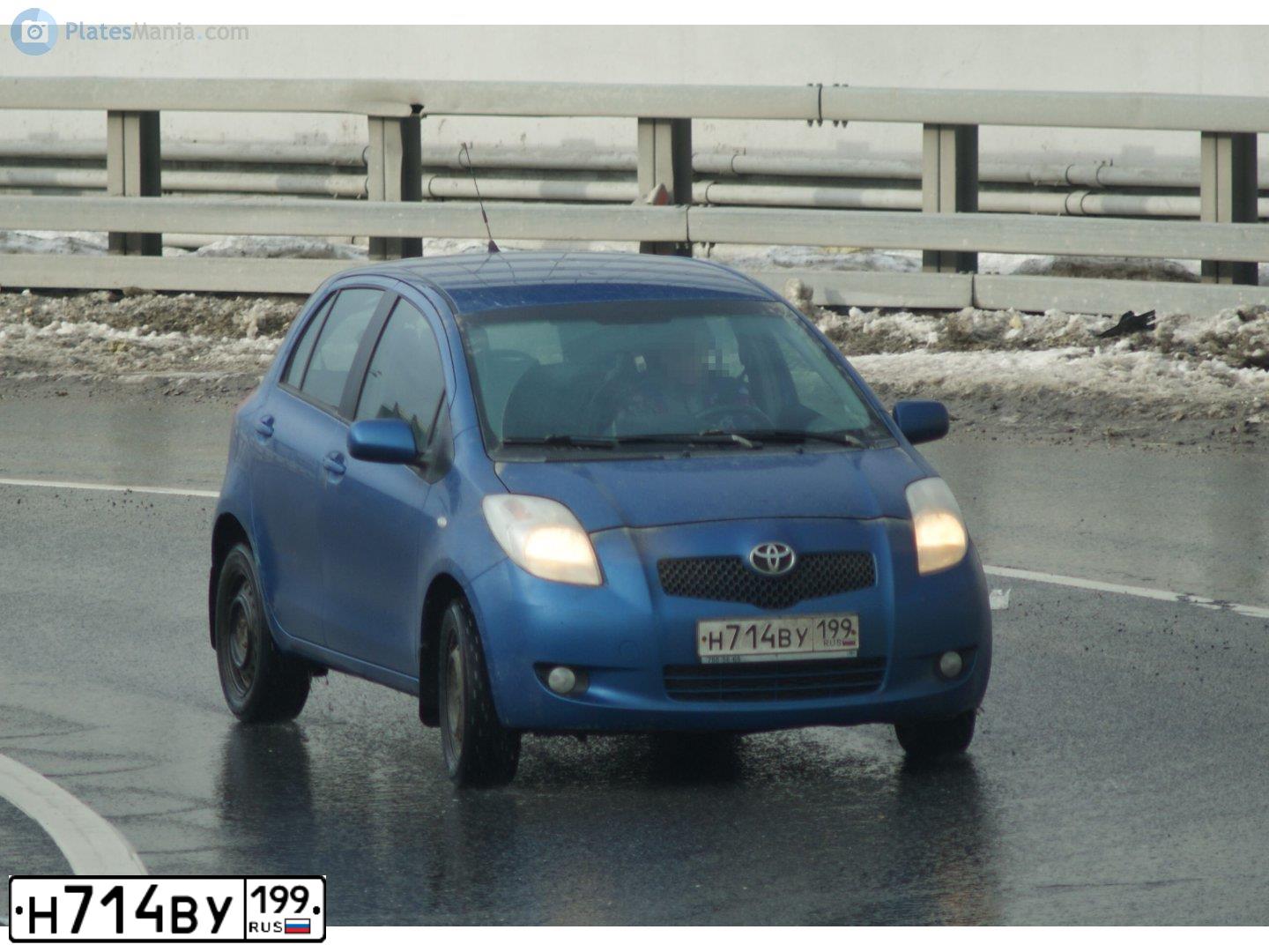 Фото автомобиля TOYOTA YARIS, 2008 — госномер К589ОУ136. Цвет: СИНИЙ