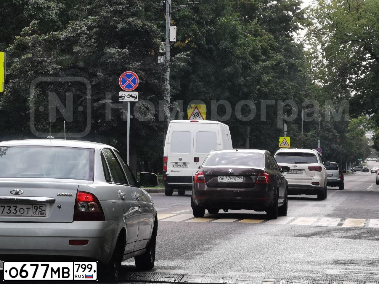 Фото автомобиля SKODA OCTAVIA, 2018 — госномер К138СЕ750. Цвет: Коричневый
